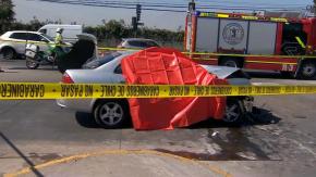 Huían de Carabineros: dos personas mueren en un accidente de tránsito en La Pintana Huían de Carabineros: dos personas mueren en un accidente de tránsito en La Pintana