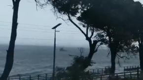 Corte de servicios básicos por vientos y lluvias en Juan Fernández: Descartan pérdida de vacunas Corte de servicios básicos por vientos y lluvias en Juan Fernández: Descartan pérdida de vacunas