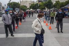 Chile registra 6.078 nuevos contagios de COVID-19 este lunes: activos siguen en 42 mil Chile registra 6.078 nuevos contagios de COVID-19 este lunes: activos siguen en 42 mil