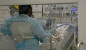 Cifra de nuevos contagios COVID-19 en Chile cae a 4.141 este martes: Hay 39.171 pacientes activos Cifra de nuevos contagios COVID-19 en Chile cae a 4.141 este martes: Hay 39.171 pacientes activos
