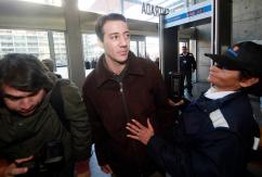 Detienen nuevamente al ex vocalista de Los Tetas Tea Time por reunión clandestina en Providencia Detienen nuevamente al ex vocalista de Los Tetas Tea Time por reunión clandestina en Providencia