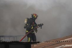 Niña de 3 años murió por asfixia tras incendio en vivienda de Puente Alto Niña de 3 años murió por asfixia tras incendio en vivienda de Puente Alto