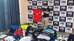 Desde poleras del Inter a de La Roja: PDI incauta 52 millones de pesos en ropa falsificada Desde poleras del Inter a de La Roja: PDI incauta 52 millones de pesos en ropa falsificada