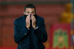 Gustavo Poyet: "Vamos a denunciar al árbitro asistente por discriminación a mi hijo" Gustavo Poyet: "Vamos a denunciar al árbitro asistente por discriminación a mi hijo"