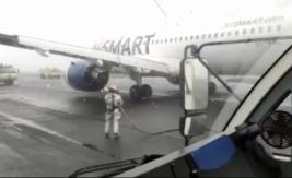 "Estábamos asustados y llorando": el testimonio de una pasajera del avión con fallas en Talcahuano "Estábamos asustados y llorando": el testimonio de una pasajera del avión con fallas en Talcahuano