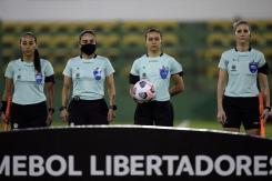 Dos chilenas hicieron historia al integrar primer cuarteto arbitral femenino en Copa Libertadores Dos chilenas hicieron historia al integrar primer cuarteto arbitral femenino en Copa Libertadores