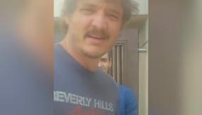 "¿Qué chu...?": el divertido chilenismo de Pedro Pascal en video de su cuñado José Antonio Raffo "¿Qué chu...?": el divertido chilenismo de Pedro Pascal en video de su cuñado José Antonio Raffo