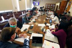 Comisión de Hacienda aprueba bono para las pymes y se votará en la sala este jueves Comisión de Hacienda aprueba bono para las pymes y se votará en la sala este jueves