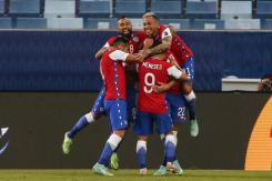 Dos partidos y un golazo: Revive el primer tanto oficial de Ben Brereton por La Roja