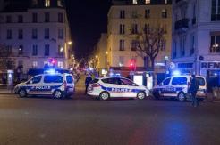 Varios heridos en disturbios tras multitudinarias fiestas clandestinas en Francia Varios heridos en disturbios tras multitudinarias fiestas clandestinas en Francia