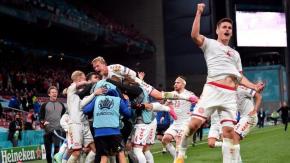Eurocopa: la emotiva clasificación de Dinamarca a los octavos de final tras el infarto de Eriksen Eurocopa: la emotiva clasificación de Dinamarca a los octavos de final tras el infarto de Eriksen