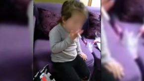 "Evidente vulneración de derechos": Viralizan video de niña de 3 años fumando en Talcahuano "Evidente vulneración de derechos": Viralizan video de niña de 3 años fumando en Talcahuano