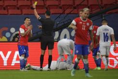 Gary Medel: "Hoy fue uno de esos días que juegas mal y no te sale nada" Gary Medel: "Hoy fue uno de esos días que juegas mal y no te sale nada"