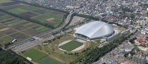 Domo de Sapporo: el estadio con cancha flotante para que el pasto tome sol donde jugará La Roja Domo de Sapporo: el estadio con cancha flotante para que el pasto tome sol donde jugará La Roja