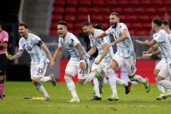 "¡Baila ahora!": La eufórica reacción de Messi contra Mina en los penales entre Argentina y Colombia "¡Baila ahora!": La eufórica reacción de Messi contra Mina en los penales entre Argentina y Colombia