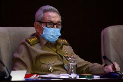 Raúl Castro reaparece tras protestas que dejan un centenar de detenidos en Cuba Raúl Castro reaparece tras protestas que dejan un centenar de detenidos en Cuba