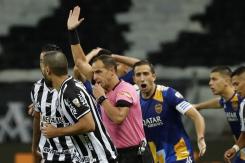 Con un chileno en el VAR: Conmebol libera audios del polémico partido entre Atlético Mineiro y Boca Con un chileno en el VAR: Conmebol libera audios del polémico partido entre Atlético Mineiro y Boca
