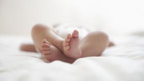 Hombre asfixia a su bebé de 4 meses tras desmayarse sobre ella por una sobredosis de droga Hombre asfixia a su bebé de 4 meses tras desmayarse sobre ella por una sobredosis de droga