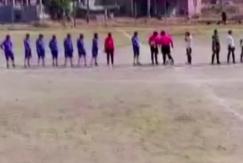Remolino de polvo irrumpe partido de fútbol en Bolivia Remolino de polvo irrumpe partido de fútbol en Bolivia