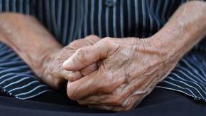 Denuncian abuso sexual contra mujer de 87 años con alzheimer en hogar de ancianos en Argentina Denuncian abuso sexual contra mujer de 87 años con alzheimer en hogar de ancianos en Argentina