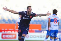 La U se aferra a Larrivey, derrota a la UC y se afianza en los primeros puestos del campeonato La U se aferra a Larrivey, derrota a la UC y se afianza en los primeros puestos del campeonato