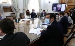 Cuarto 10%: gobierno mide temperatura oficialista y Sichel pide no pensar solo en elecciones Cuarto 10%: gobierno mide temperatura oficialista y Sichel pide no pensar solo en elecciones