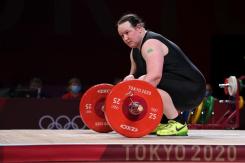 Pesista transgénero Laurel Hubbard anunció su retiro tras debut en Juegos Olímpicos de Tokio Pesista transgénero Laurel Hubbard anunció su retiro tras debut en Juegos Olímpicos de Tokio