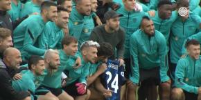 El emotivo reencuentro de Christian Eriksen con sus compañeros del Inter tras infarto en la Euro El emotivo reencuentro de Christian Eriksen con sus compañeros del Inter tras infarto en la Euro