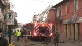 Al menos 60 damnificados tras incendio en cité de Estación Central Al menos 60 damnificados tras incendio en cité de Estación Central