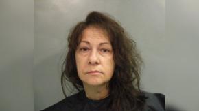 Mujer oculta cadáver de su madre en casa para seguir cobrando su pensión durante meses Mujer oculta cadáver de su madre en casa para seguir cobrando su pensión durante meses