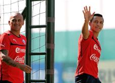 Sin Alexis en La Roja: ¿Es una alternativa Humberto "Chupete" Suazo para las Clasificatorias? Sin Alexis en La Roja: ¿Es una alternativa Humberto "Chupete" Suazo para las Clasificatorias?