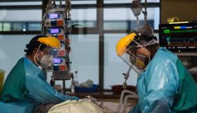 Chile registra 38 muertos y 591 contagios nuevos por COVID-19 este lunes: positividad en RM es de 2% Chile registra 38 muertos y 591 contagios nuevos por COVID-19 este lunes: positividad en RM es de 2%
