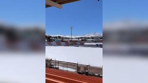 Nieve en El Salvador: espectáculo de la naturaleza cubrió el estadio de Cobresal Nieve en El Salvador: espectáculo de la naturaleza cubrió el estadio de Cobresal