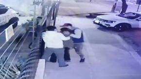 [VIDEO] Mujer sufre violento robo de su vehículo en La Reina: Ladrones venían caminando