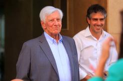 Funcionaria municipal de Vitacura asegura que entregaba dinero en efectivo a ex alcalde Torrealba Funcionaria municipal de Vitacura asegura que entregaba dinero en efectivo a ex alcalde Torrealba