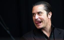 Mike Patton cancela sus presentaciones por problemas de salud mental Mike Patton cancela sus presentaciones por problemas de salud mental