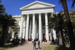 Diputados de Chile Vamos afirman que una docena de constituyentes reciben el IFE pese a tener dieta Diputados de Chile Vamos afirman que una docena de constituyentes reciben el IFE pese a tener dieta