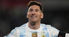 Messi rompe récord de Pelé, anota tres goles y comanda goleada de Argentina ante Bolivia Messi rompe récord de Pelé, anota tres goles y comanda goleada de Argentina ante Bolivia