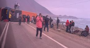 Amputan un brazo a niño de seis años tras volcamiento de bus en Iquique Amputan un brazo a niño de seis años tras volcamiento de bus en Iquique