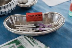 Refuerzo de Pfizer en vacunados con CoronaVac aumenta 20 veces nivel de anticuerpos según estudio Refuerzo de Pfizer en vacunados con CoronaVac aumenta 20 veces nivel de anticuerpos según estudio