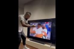 "¡Golazo, papá!": Vidal festejó como un hincha más gol de Colo Colo ante la U en el Superclásico "¡Golazo, papá!": Vidal festejó como un hincha más gol de Colo Colo ante la U en el Superclásico