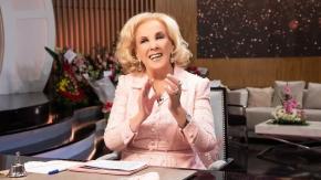 Dos hombres se disfrazan de médicos para intentar tomar fotos a Mirtha Legrand en el hospital Dos hombres se disfrazan de médicos para intentar tomar fotos a Mirtha Legrand en el hospital