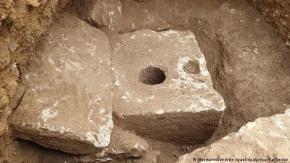 Arqueólogos descubren inodoro de 2.700 años de antigüedad en Israel Arqueólogos descubren inodoro de 2.700 años de antigüedad en Israel