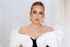 Adele habla por primera vez sobre su drástica pérdida de 50 kilos en dos años y culpa a su celular Adele habla por primera vez sobre su drástica pérdida de 50 kilos en dos años y culpa a su celular