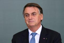 Bolsonaro dice que se refugia en el baño para llorar Bolsonaro dice que se refugia en el baño para llorar