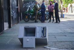 El perfil delictual de los detenidos por el robo de una caja fuerte en plena Alameda durante el 18-O
