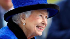 Por qué la reina Isabel II rechazó el premio a "Anciana del año"