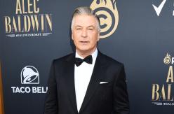 Alec Baldwin disparó arma de utilería que dejó un muerto en el set de su nueva película Alec Baldwin disparó arma de utilería que dejó un muerto en el set de su nueva película