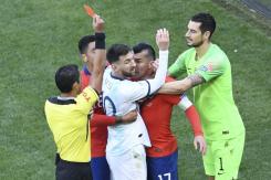 Medel dio a conocer desconocido episodio con Messi tras la pelea de la Copa América 2019 Medel dio a conocer desconocido episodio con Messi tras la pelea de la Copa América 2019