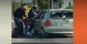 Familia atacada por motociclistas en Puente Alto: "Mi hija de 15 años quedó con un esguince" Familia atacada por motociclistas en Puente Alto: "Mi hija de 15 años quedó con un esguince"